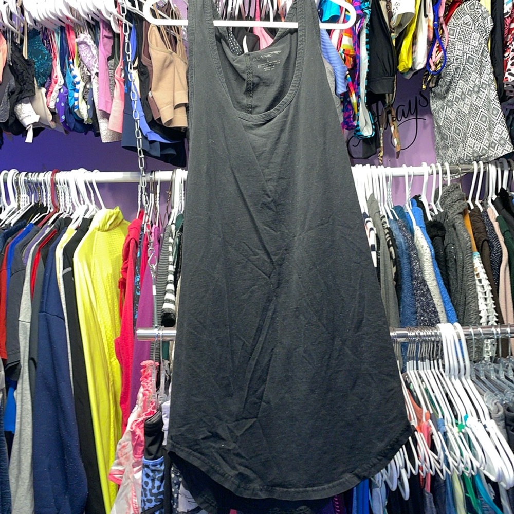 ALANIC Black workout tank top size large great loved condition